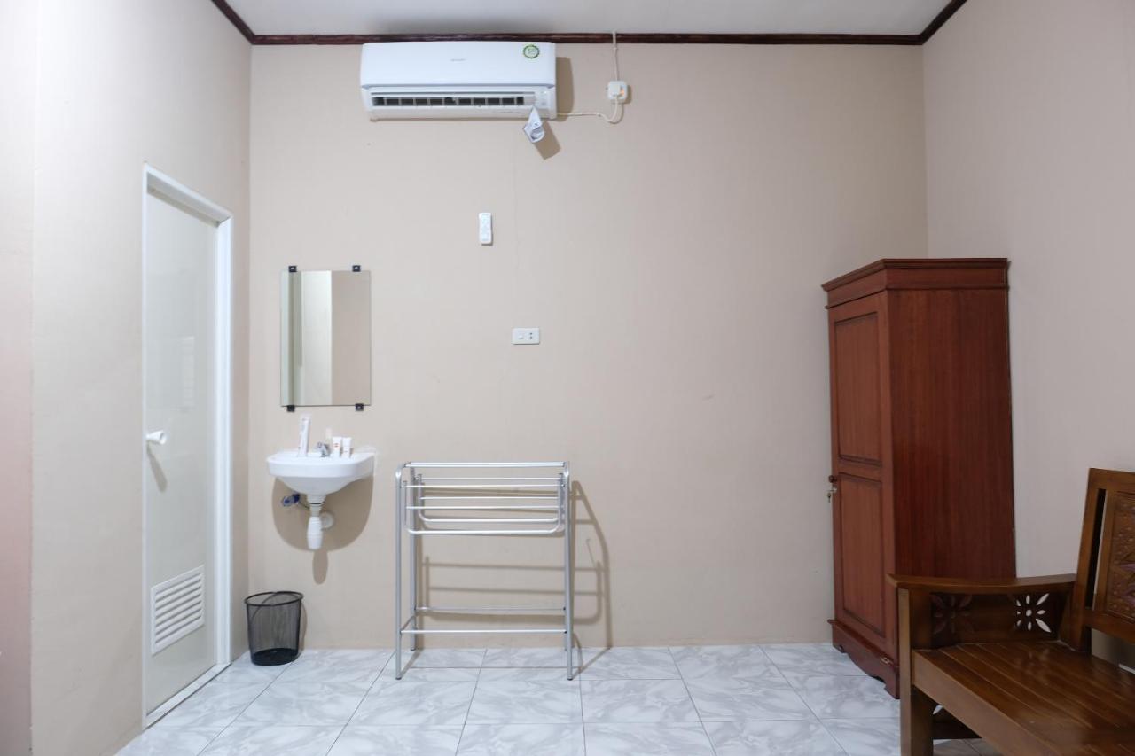 Oyo 1851 Homestay Joss Tanjungbinga ภายนอก รูปภาพ